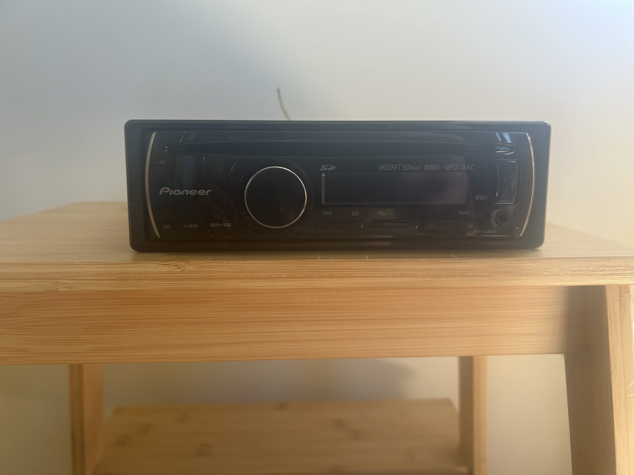 Pioneer DEH-4200SD - Image 2