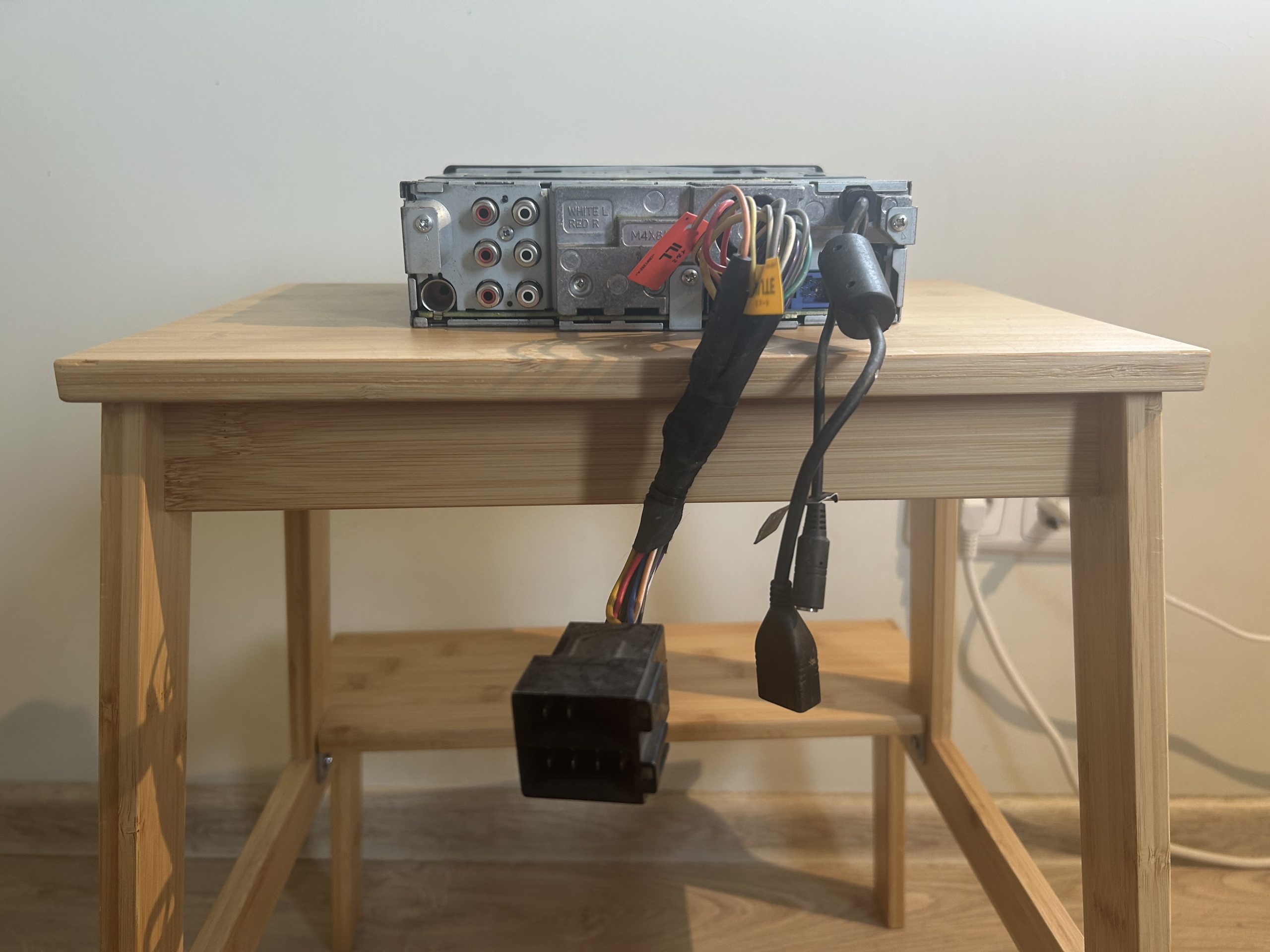 Pioneer DEH-P700BT - Image 2