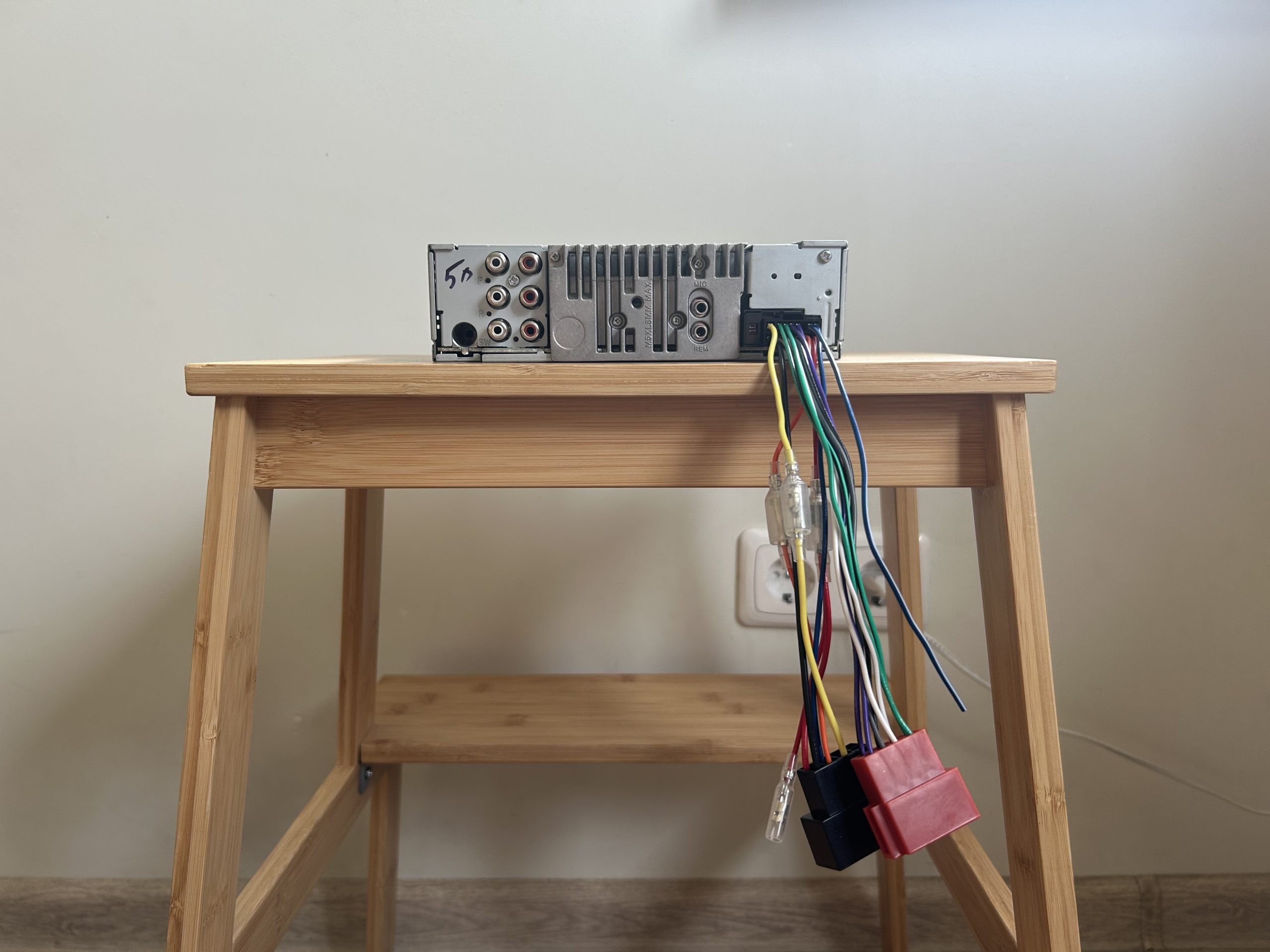 Alpine CDE-183BT - Image 3