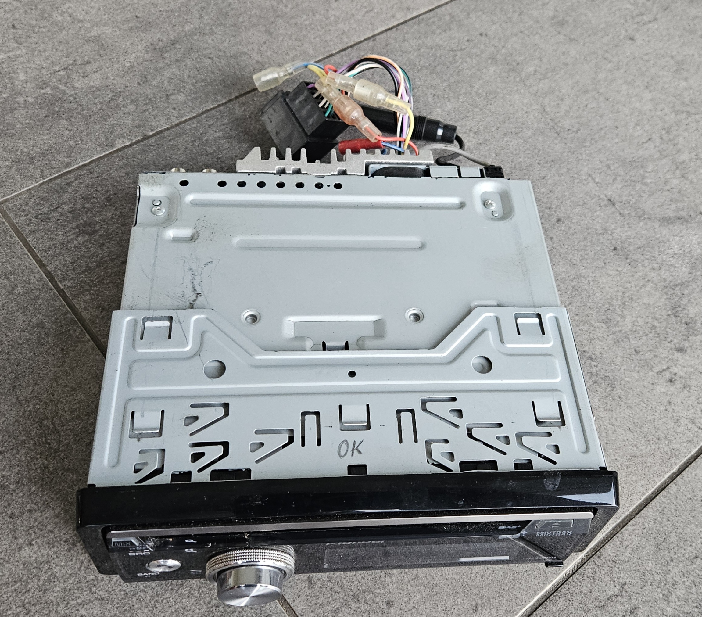 Pioneer DEH-X8700DAB - Image 2